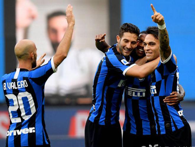 人既兴奋又 人既兴奋又