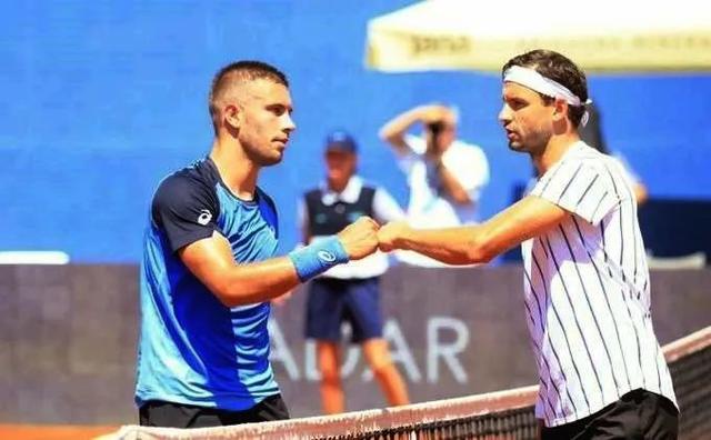 红被AI换 红被AI换